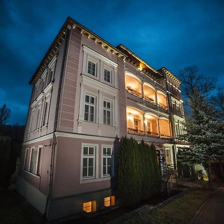 Willa Arabeska Lądek-Zdrój エクステリア 写真
