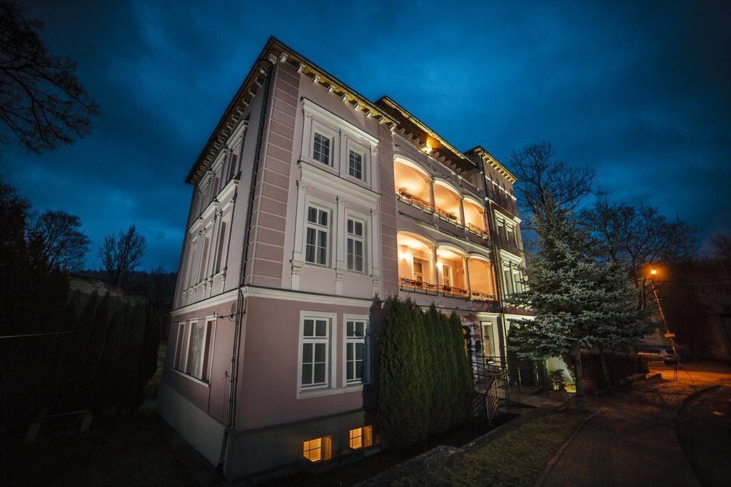 Willa Arabeska Lądek-Zdrój エクステリア 写真